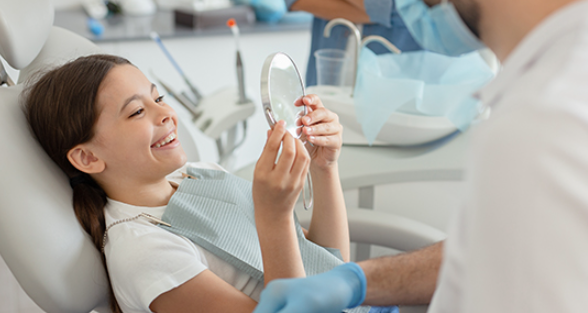 3 Signs It’s Time To Switch To A Family Dentist